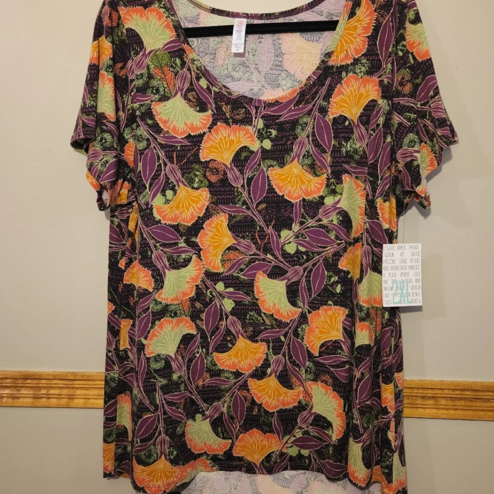 Lularoe 2XL Classic T - Picture 1 of 1